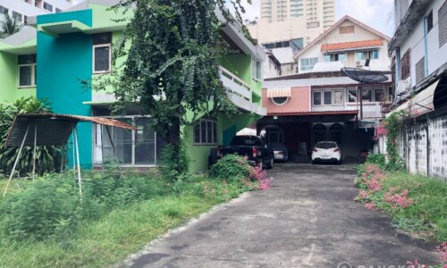 For SALE ขายบ้านเดี่ยวราชเทวี House with land for sale in Phetchaburi 15 for development