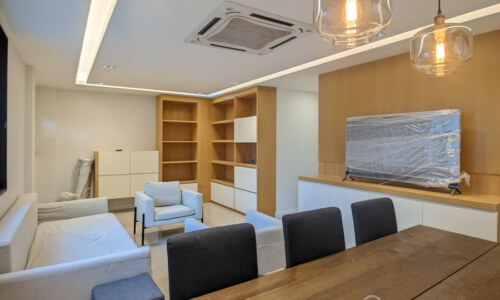 RENT ให้เช่าทาวน์เฮาส์ 3 ห้องนอน ใน ทองหล่อ Thonglor modern 3 Bed 3 Bath Townhouse walk to BTS