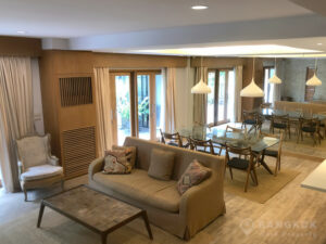 Panya Village Pattanakarn | Renovated 4 Bed Townhome photo