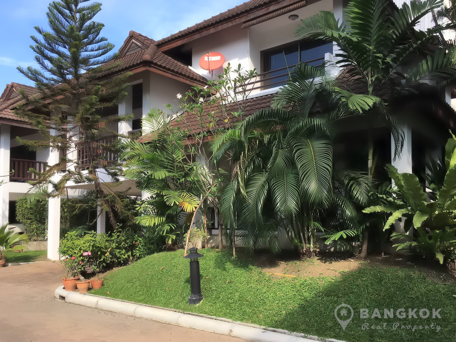 Thonglor | Detached 4 Bed 3 Bath House with Shared Pool photo