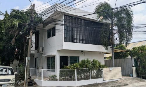 RENT หมู่บ้านสัมคร รามคำแหง 112 Sammakorn Village Detached Modern 2 bed 3 bath house