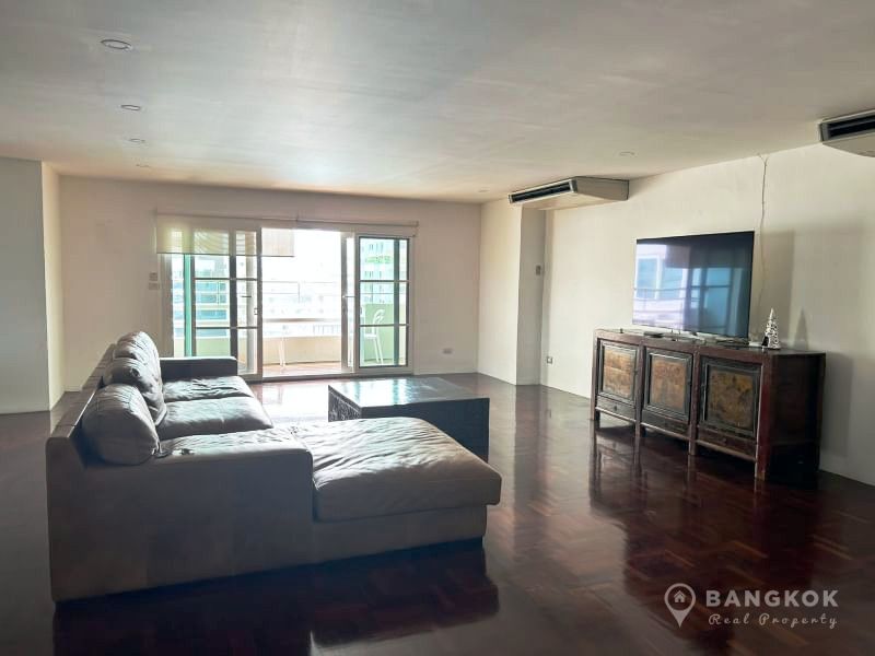 Regent on the Park 3 |  Spacious 3 Bed near Phrom Phong BTS photo