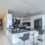 SALE ขายคอนโดขนาดใหญ่ชั้นสูง 4 นอน 4 น้ำพร้อมพงษ์ Stunning High Floor 4 bed condo walk to Phrom Phong BTS