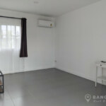RENT ให้เช่าบ้านเดี่ยว 3+1 ห้องนอน หมู่บ้านสัมมากร renovated Detached 3+1Bed 3 bath House in Sammakorn