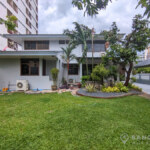 RENT ให้เช่าบ้านเดี่ยวในสุขุมวิทเดินไปbts Renovated Detached house 4 bed in sukhumvit walk to BTS