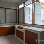 RENT ให้เช่าบ้านเดี่ยวในสุขุมวิทเดินไปbts Renovated Detached house 4 bed in sukhumvit walk to BTS