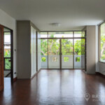 RENT ให้เช่าบ้านเดี่ยวในสุขุมวิทเดินไปbts Renovated Detached house 4 bed in sukhumvit walk to BTS