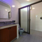 RENT ให้เช่าบ้านเดี่ยวในสุขุมวิทเดินไปbts Renovated Detached house 4 bed in sukhumvit walk to BTS