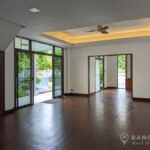 RENT ให้เช่าบ้านเดี่ยวในสุขุมวิทเดินไปbts Renovated Detached house 4 bed in sukhumvit walk to BTS