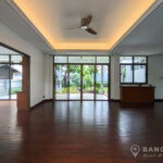RENT ให้เช่าบ้านเดี่ยวในสุขุมวิทเดินไปbts Renovated Detached house 4 bed in sukhumvit walk to BTS
