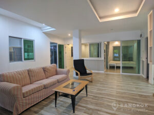 Sammakorn Village | Spacious 2+1 Bed 2 Bath Apartment photo