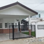 RENT ให้เช่าบ้านเดี่ยวในรามคำแหง Sammakorn Village Ramkhamhaeng Renovated 3 Bed 2 bath House with Garden