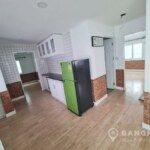 RENT ให้เช่าบ้านเดี่ยวในรามคำแหง Sammakorn Village Ramkhamhaeng Renovated 3 Bed 2 bath House with Garden