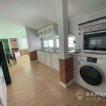 RENT ให้เช่าบ้านเดี่ยวในรามคำแหง Sammakorn Village Ramkhamhaeng Renovated 3 Bed 2 bath House with Garden