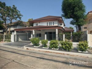 Sammakorn Village | Newly Renovated Detached 3+1 Bed House photo