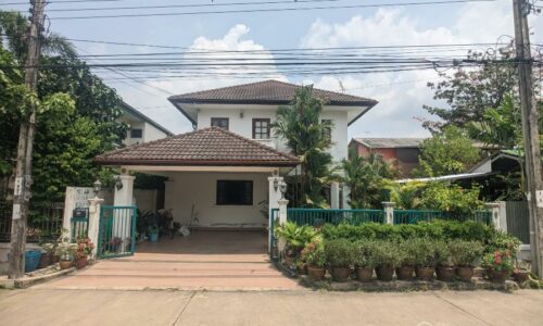 RENT-House-Sammakorn-Village-หมู่บ้านสัมมากร -Detached-3 bed 1 study garden 3 bath