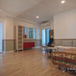 rent หมู่บ้านสัมมากร apartment sammakorn-village 2 bed 1 study 3 bath ramkhamhaeng