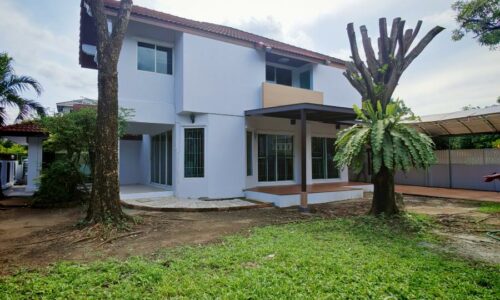 RENT-ให้เช่าบ้านเดี่ยว-3+1-ห้องนอนในรามคำแหง-Detached-4-bed-3-bath-corner-house-with-Garden