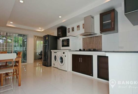 RENT หมู่บ้านสัมมากร รามคําแหง 112 Spacious 2 bed 2 bath apartment Sammakorn Village
