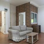 RENT ให้เช่าอพาร์ตเมนท์รามคำแหง Sammakorn Village Ramkhamhaeng Modern 2 bed 1 bath apartment