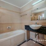 RENT หมู่บ้านสัมมากร Modern Detached house 4 beds 3 bath garden Sammakorn Village Ramkhamhaeng