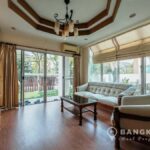 RENT หมู่บ้านสัมมากร Modern Detached house 4 beds 3 bath garden Sammakorn Village Ramkhamhaeng