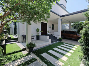 Bang Khen | Stunning Renovated Detached 4+1 Bed House photo
