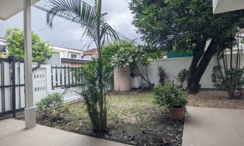 RENT หมู่บ้านสัมมากร Detached 3 bed house with garden in Sammakorn Village