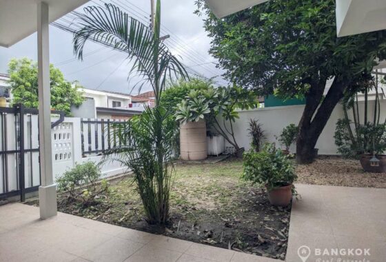 RENT หมู่บ้านสัมมากร Detached 3 bed house with garden in Sammakorn Village