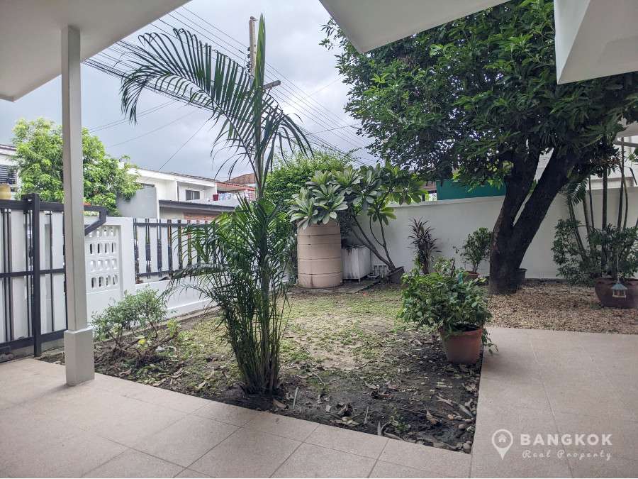 RENT หมู่บ้านสัมมากร Detached 3 bed house with garden in Sammakorn Village