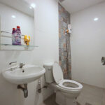 RENT หมู่บ้านสัมมากร Detached Renovated 3 bed 3 bath house with Garden in Sammakorn Village