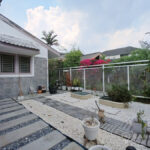 RENT หมู่บ้านสัมมากร Detached Renovated 3 bed 3 bath house with Garden in Sammakorn Village