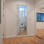 RENT หมู่บ้านสัมมากร Modern 4 bed 1 study house 4 bath house Sammakorn Village Ramkhamhaeng