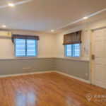 RENT หมู่บ้านสัมมากร Modern 4 bed 1 study house 4 bath house Sammakorn Village Ramkhamhaeng