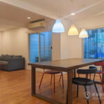 RENT หมู่บ้านสัมมากร Modern 4 bed 1 study house 4 bath house Sammakorn Village Ramkhamhaeng