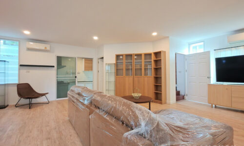 RENT หมู่บ้านสัมมากร Sammakorn Village Ramkhamhaeng renovated detached 4 bed 6 bath house