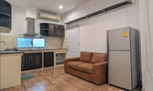 RENT Sammakorn Village 1 bed 1 bath apartment Patio Garden หมู่บ้านสัมมากร