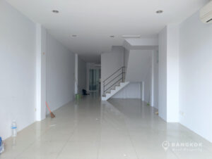 Sammakorn Village | Spacious Home Office 4 Bed Townhouse photo