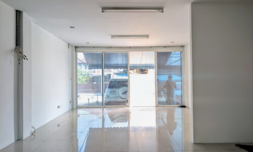 RENT หมู่บ้านสัมมากร Sammakorn Village Home Office 4 bed 5 bath in Ramkhamhaeng