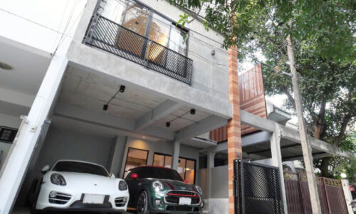 RENT Sukhumvit 49 Luxury Loft Style 3 bed 4 bath Townhome near BTs