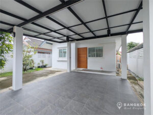 Sammakorn Village | Detached Renovated 3 Bed 2 Bath House photo
