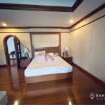 RENT Phattanakarn Detached House 4 bed 4 bath large garden 2 rai near Hua Mak MRT