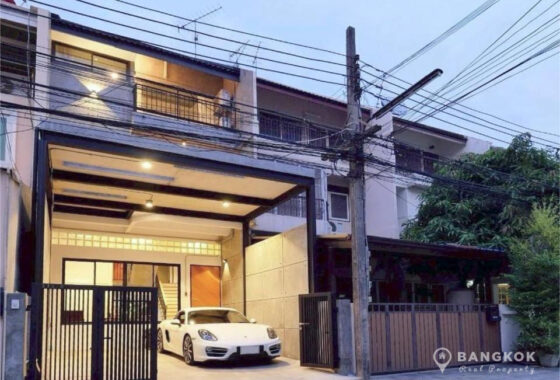 RENT-Sale ให้เช่าและขายทาวน์เฮาส์ 5 ห้องนอน เอกมัย Renovated 5 bed 5 bath townhome in Ekkamai