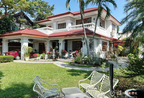 SALE ขายบ้านเดี่ยว หมู่บ้านลดาวัลย์ ศรีนครินทร์ Laddawan Srinakarin Detached 3 bed house