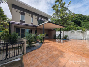 Crea Khao Yai | Elegant Renovated Detached 4 Bed House photo