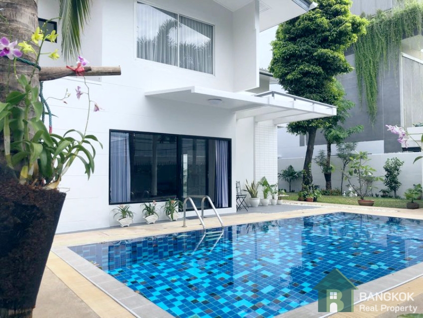 RENT ให้เช่าบ้านเดี่ยว เอกมัย พร้อมสระว่ายน้ำส่วนตัว Detached house 3 bed study Private Pool Ekkamai