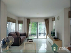 Manthana Rama 9-Srinakarin | Modern Detached 3 Bed 3 Bath House photo