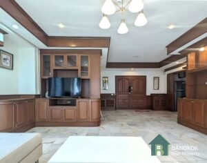 Saranjai Mansion | Spacious 3 Bed 2 bath walk to Nana BTS photo