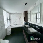 Condo Sale ไอคอน 1 Icon 1 Thonglor Condominium Renovated spacious 2 bed 2 bath